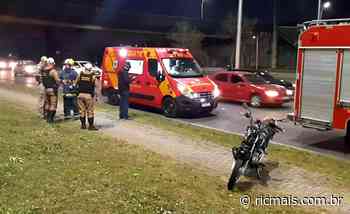 Após acidente, suspeitos furtam motoboy ferido que aguardava chegada do socorro - RIC Mais