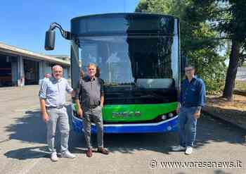 Nuovo autobus per Amsc a Gallarate, il primo con la nuova livrea di Regione Lombardia - varesenews.it