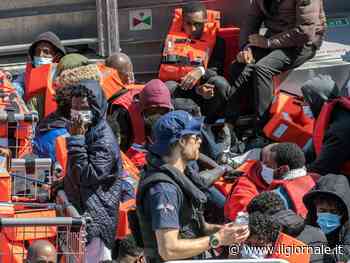 Smartwatch e scansioni del viso, stretta di Londra sui migranti condannati