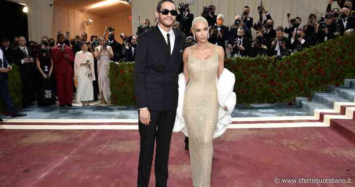 Kim Kardashian e Pete Davidson si sono lasciati, l’addio dopo 9 mesi insieme: “Difficile mantenere la relazione”