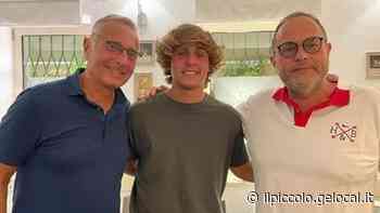 Bonolis in visita a Trieste con il figlio Davide: una tappa dal sapore calcistico - Il Piccolo