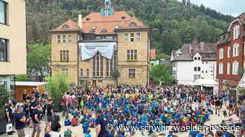 Mini-Schramberg - Feierlicher Abschluss vor großer Kulisse - Schwarzwälder Bote