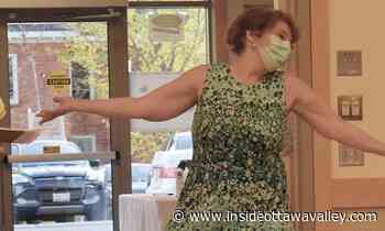 Front-row pew: Fashion show at Carleton Place church supports Ukrainians displaced by war - Ottawa Valley News