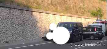 Scontro auto-moto nell'Alto Garda (FOTO), un 34enne trasportato all'ospedale - il Dolomiti