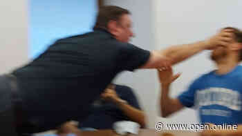 Saltano i nervi tra consiglieri comunali a Riva del Garda, da un leghista mani in faccia a uno del Pd: si dimette - Open