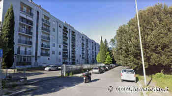 Accoltellato nell'androne del palazzo, grave un 39enne