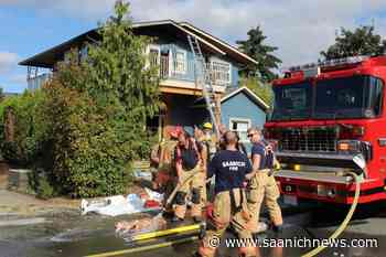 UPDATE: Saanich firefighters extinguish blaze in Doncaster Drive home - Saanich News