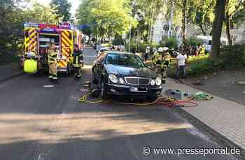 FW-HAAN: Person unter Pkw befreit