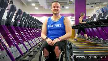 Townsville Marathon's first wheelchair racer shatters stigma and champions change - ABC News