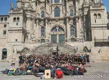 Perugia, 103 giovani pellegrini rientrano da Santiago de Compostela: 2.700 chilometri in due settimane - Umbria 24 News