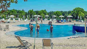 Estate 2022, alla piscina Flora a Perugia un Ferragosto tra sabbia, ombrelloni, musica e il Pranzo della Tradizione a chilometro zero - PerugiaToday