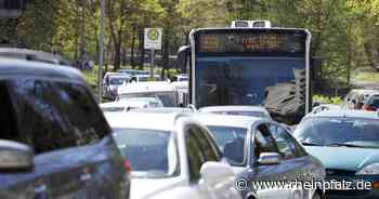 FCK-Spiel: Polizei rechnet mit Verkehrsbehinderungen bei An- und Abreise - Kaiserslautern - Rheinpfalz.de