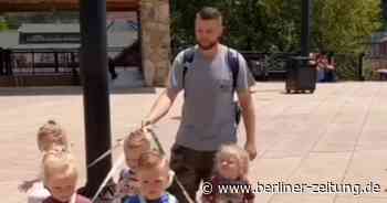 Vater führt Fünflinge an Leine aus – Internet tobt - Berliner Zeitung