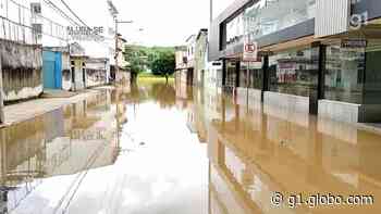 Defesa Civil continua monitorando nível do Rio Muriaé em Itaperuna, RJ; ruas estão alagadas - g1.globo.com