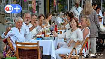 „White Night“ in Kiel: Das weiße Picknick bleibt Zuschauermagnet - Kieler Nachrichten
