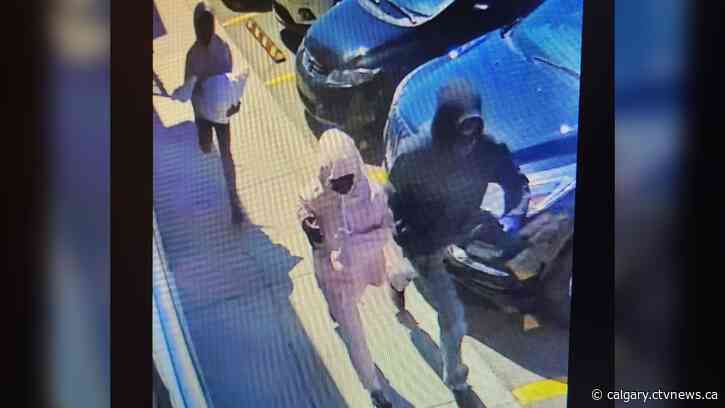 RCMP respond to Chestermere armed pharmacy robbery