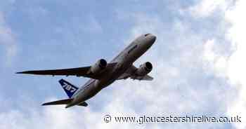 Boeing 787-8 Dreamliner flies over Gloucester - Gloucestershire Live