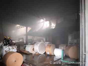 Incêndio atinge prédio de empresa em Campo Bom - Jornal NH