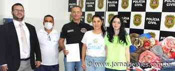 Delegacia Seccional doa cobertores, roupas e calçados ao Fundo Social de Jales - Jornal de Jales