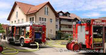 Wohnhaus brennt in Bad Wurzach - Feuerwehr im Einsatz - Schwäbische