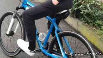 Lecco, rubano la bici a un 14enne. L'appello della mamma: "Era il ricordo del papà morto" - IL GIORNO