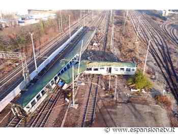 Treno deragliato a Pioltello, video e fiori per ricordarlo - Espansione TV