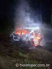 Veículo é destruído por incêndio em Turvo - Hora Hiper