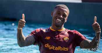 Prachtig ontvangst voor 'Gini Wijnaldoem' in Stadio Olimpico door fans AS Roma - AD.nl