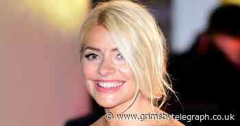 Holly Willoughby posts cheeky bikini picture to mark wedding anniversary - Grimsby Live