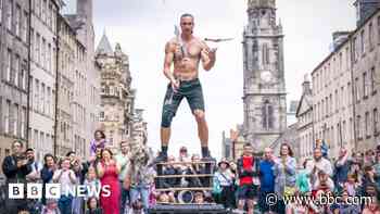 Edinburgh Festival: Biggest arts festival in the world begins - BBC