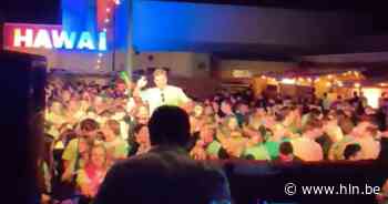 Hawaïaanse sferen in Meise: JH Knødde brengt mensen weer samen op zanderige dansvloer - Het Laatste Nieuws