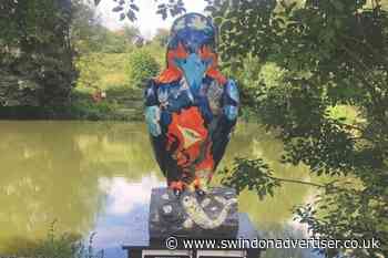 Vandalised kingfisher sculpture is returned to Jubilee Lake after restoration - Swindon Advertiser
