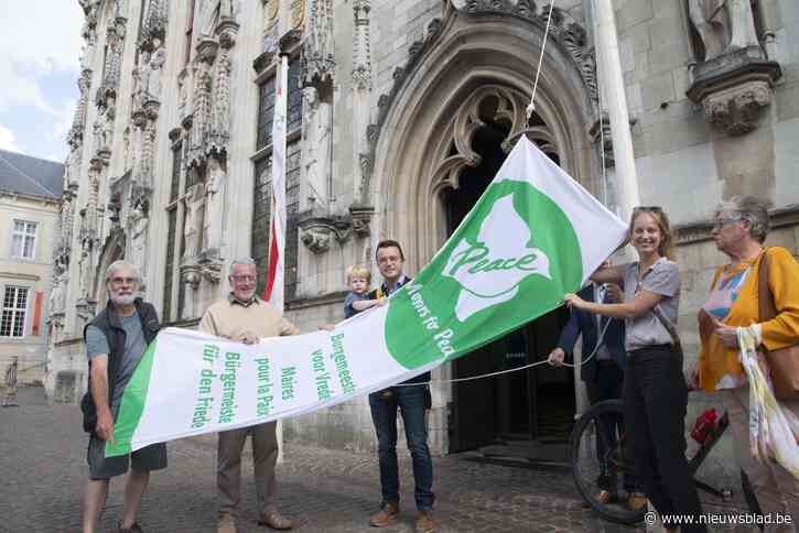 Vlag gehesen tegen gebruik nucleaire wapens