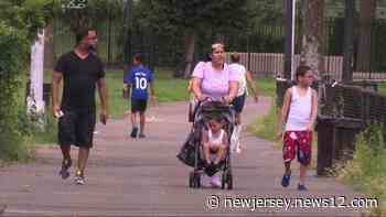 Brutal heat continues in NYC as residents head to Pelham Bay Park - News 12 New Jersey