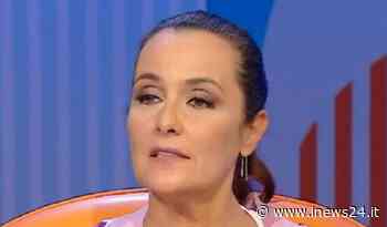 "Una storia incredibile", Roberta Capua sconvolta in diretta: lutto terrificante - Inews24