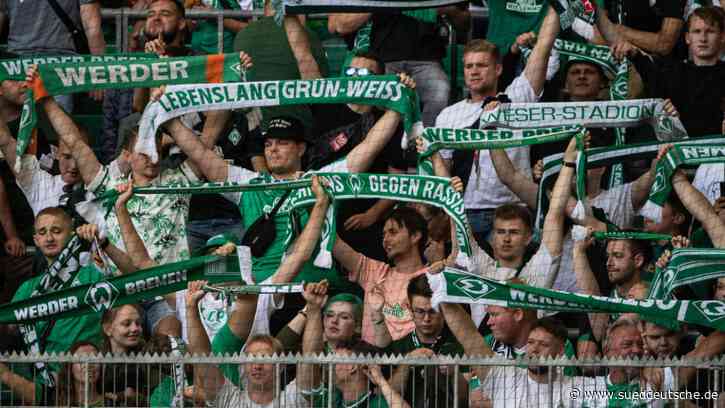 Werder-Fans in Wolfsburg: Grimmiges Empfangskomitee - Sport - Süddeutsche Zeitung - SZ.de