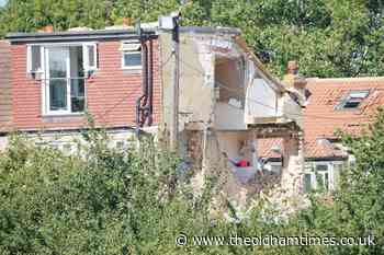 Three people rescued from collapsed house after explosion in Croydon - The Oldham Times