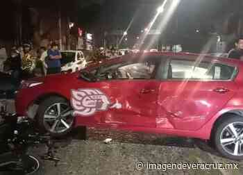 Motociclista resulta herido tras chocar contra automóvil en Xalapa - Imagen de Veracruz