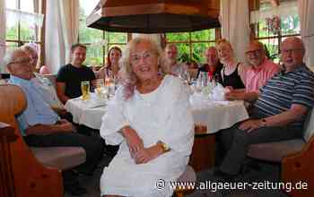 Ehrenvorsitzende des VdK Pfronten wird 90 Jahre alt: Edith Viehweger feiert in der Pfeffermühle Eisenberg, Tanzgruppe Fröhlicher Kreis - Allgäuer Zeitung