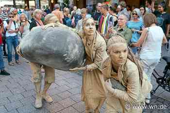 Invasion von Menschen aus der Steinzeit