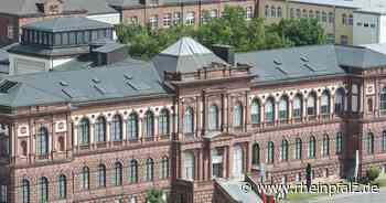 Noch Plätze für Yoga im Museum - Kaiserslautern - Rheinpfalz.de