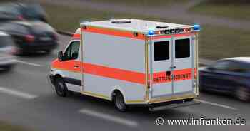 B303 bei Marktredwitz: Auto stößt frontal mit zwei Lastwagen zusammen - Fahrer (80) stirbt im Krankenhaus - inFranken.de