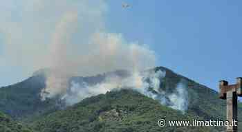 Incendio in Costiera Amalfitana: due Canadair all'opera a Tramonti - ilmattino.it