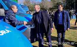 Insaurralde y Wado de Pedro entregaron 100 vehículos en Lomas de Zamora - ANDigital