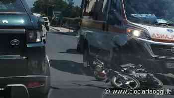 Incidente in moto, feriti due ragazzi. L'auto fugge senza prestare soccorso - ciociariaoggi.it