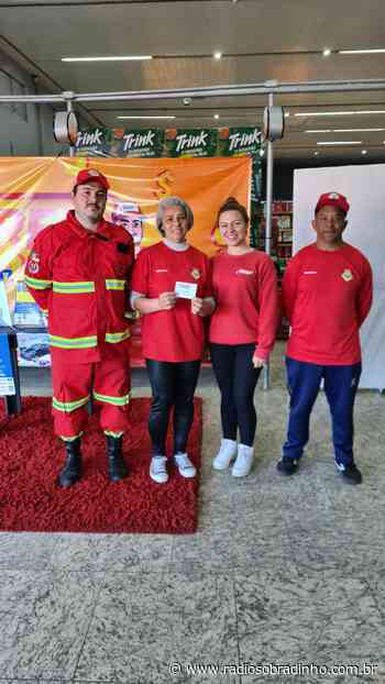 Bombeiros Voluntários de Sobradinho recebem doação do troco solidário - radiosobradinho.com.br