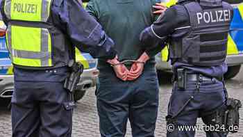 Festgenommener Mann aus verrauchter Gewahrsamszelle in Senftenberg geholt - rbb24