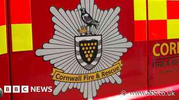 Wildfire risk 'very high' warns Cornwall Fire and Rescue Service - BBC