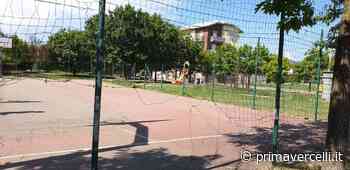 Campo di basket all'Isola: uno scempio che rattrista - Prima Vercelli