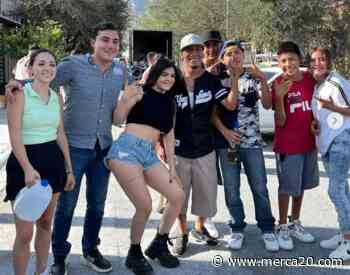 Karely Ruiz "sale" de OnlyFans y va a Monterrey; lleva 500 botes de agua - Merca2.0